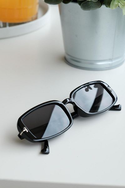 WATCHOFROYAL Royal Eyewear Re1005 Black Sunglasses