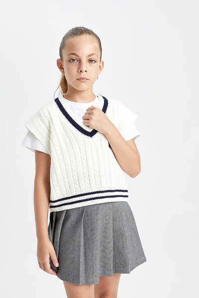 DeFacto Girl's Standard Fit V-Neck School Knitwear Sweater C6933A824Au
