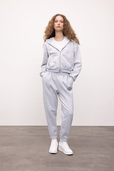 DeFacto Cooles Basic-Sweatshirt mit Kapuze und Reißverschluss – Z7069az24wn