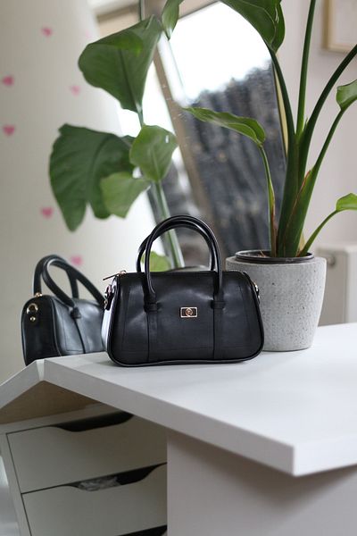 Moom Bag Γυναικεία Μαύρη Διπλή Ρίγα Minimal Daily Hand & Shoulder Bag