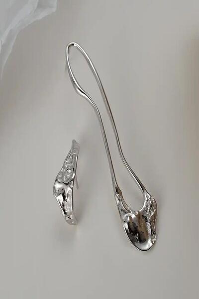 DEMOKAN Kadın Asimetrik Çengel Küpe