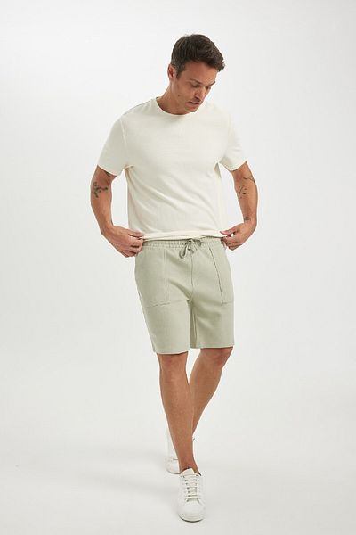 DeFacto Slim Fit Slim Fit Stretchy Waist Basic Straight Shorts B1382ax24sm