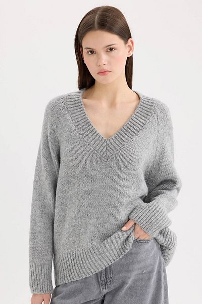 DeFacto Oversize Wide Fit V Neck Knitwear Sweater A3264Ax24Cw