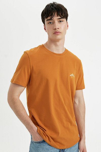 DeFacto Koszulka z krótkim rękawem i okrągłym dekoltem Slim Fit Slim Fit C6914Ax24Sm