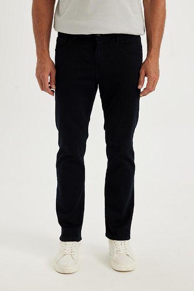 DeFacto Sergio Jeanshose mit normaler Passform, normale Taille, Röhrenbein D2411ax24sm