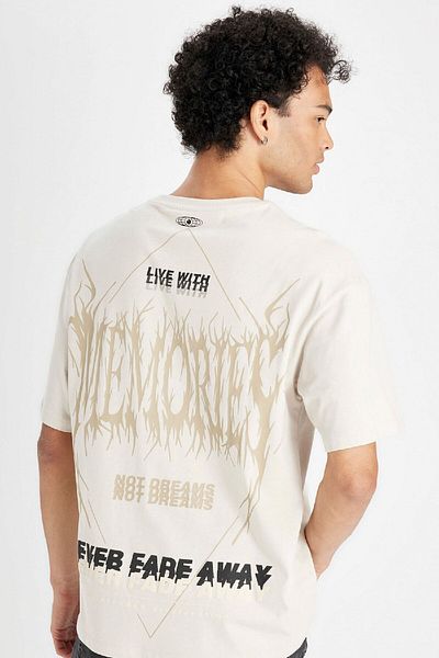 DeFacto 100 % Baumwolle, bequem, normale Passform, entspannter Schnitt, Rundhalsausschnitt, bedrucktes Kurzarm-T-Shirt C6142ax24au