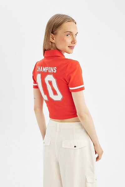 DeFacto Bedrucktes geripptes Polo-Shirt mit kurzem Arm D1419AX24SM