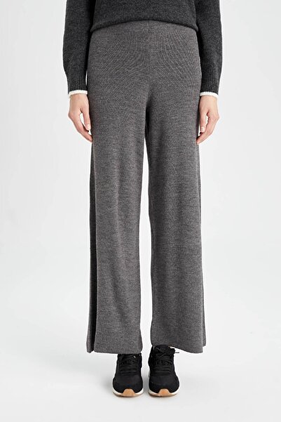DeFacto Triko Pantolon Flare Fit Geniş Paça Basic Düz Beli Lastikli T8004az24wn