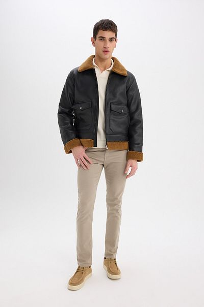 DeFacto Slim-Fit Slim-Fit-Polokragen mit Kunstfellfutter und Reißverschluss D1182AX24WN