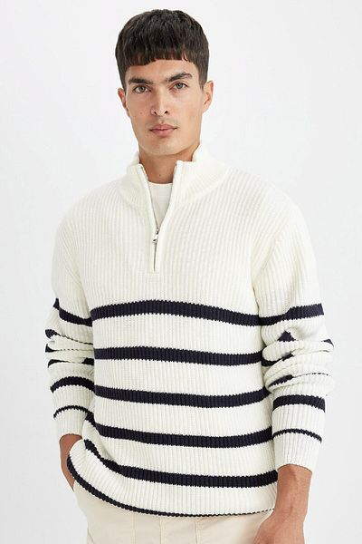 DeFacto Standard Fit Stand Collar Half Zipper Striped Knitwear Sweater D3274Ax24Wn