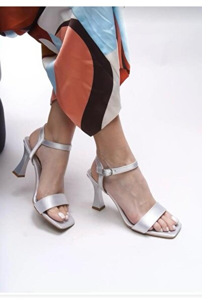 Bİ&CO الكعب العالي الكلاسيكي