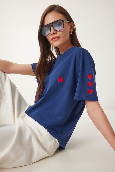 Happiness İstanbul Women's Navy Blue Heart Embroidered Cotton Knitted T-Shirt Mp00032