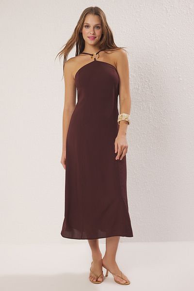Trendyol Collection Hnědé rovné doplňky Detailní maxi tkané šaty TWOSS25EL00716