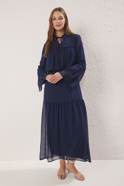 Trendyol Modest Šifonové tkané šaty s podšívkou v námořnické modré barvě TCTSS25EB00128