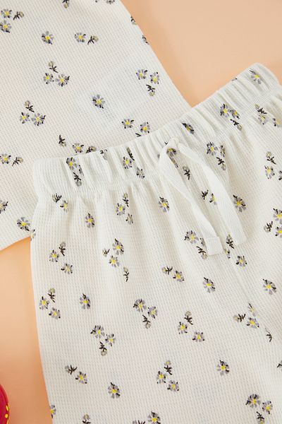 TRENDYOLKIDS Ecru Baby Girl 100% Cotton Floral Printed Top and Bottom Set