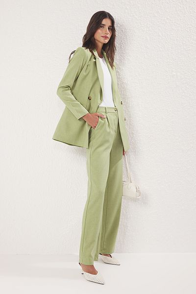 Trendyol Modest Khakifarbenes Leinen-Unter-Ober-Set – gewebte Jacke und Hose TCTSS24US00079