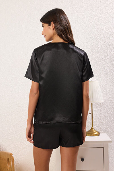 Trendyol Collection Gewebtes Pyjama-Set mit schwarzen Satin-Shorts mit Schleife/Schleife/Schnürung THMSS25PT00406