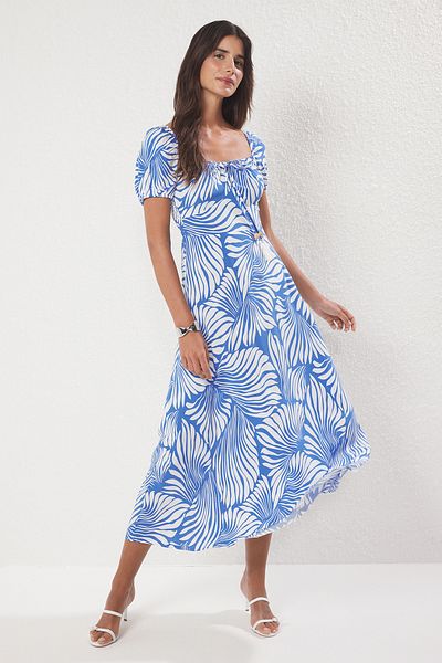 Trendyol Collection Fusta florală albastră Rochie maxi țesătă cu detaliu de legare la talie TWOSS25EL00657