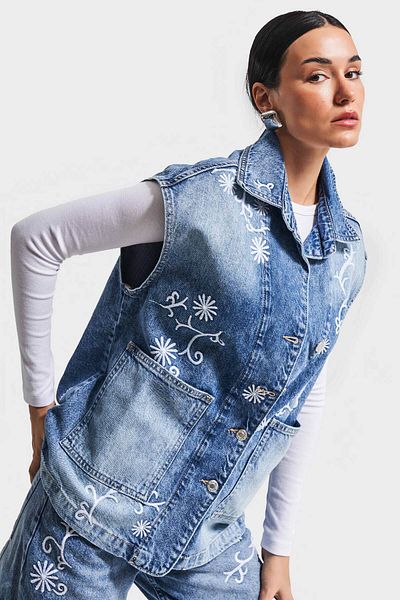 its basic Vestă de denim cu design 100% bumbac, culoare albastră, 4S5-27, lungime lungă, cu detaliu de broderie