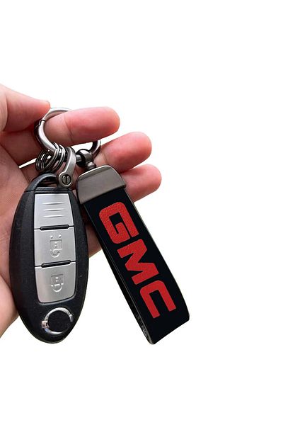 Gmc Logo Leather Keychain with Electroplated Alloy Buckle and Carbon Fiber Pattern