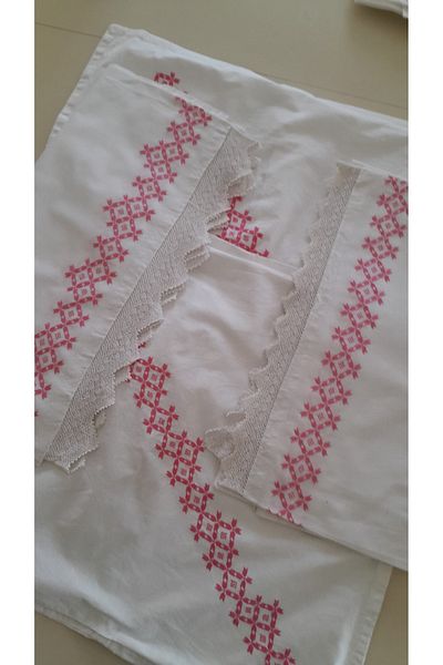 Papatyam 2 Pieces Skirt (210X100) and 2 Pieces Throw Pillow (58X56) Handcrafted Lace/Vintage/Dowry