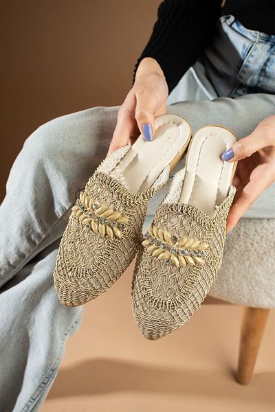 FUGA MODA Karzev Beige Colored Leaf Stone Straw Embroidered Slippers