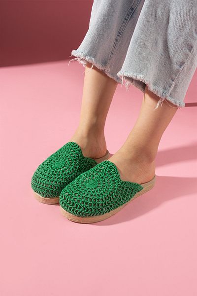 FUGA MODA Ottawa Green Circular Straw Embroidered Closed Front Slippers