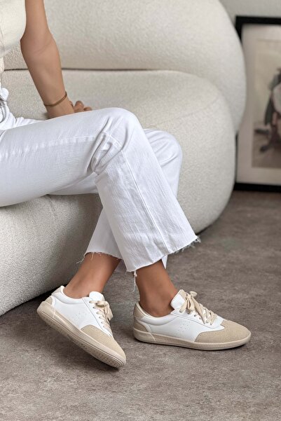 NİŞANTAŞI SHOES Fallows bílá matná béžová semišová detailní dámská šněrovací sportovní obuv s plochou podrážkou