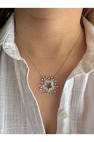 TAKIMOON قلادة نجمة متألقة من الفولاذ