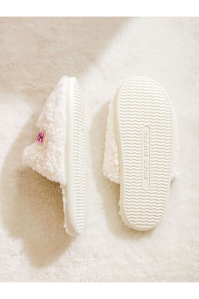 LC Waikiki Γυναικείες παντόφλες σπιτιού με κεντημένα γράμματα εκρού