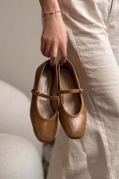NİŞANTAŞI SHOES Jeremi Karamell Crinkle Matte Gürtel Detail Flache Sohle Damen Babet