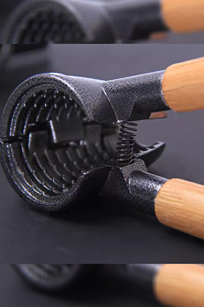 Destpak Walnut Cracker with Wooden Handle - 1St Quality Luxury Hazelnut and Walnut Cracker - Robust Mechanism - Wooden Handle