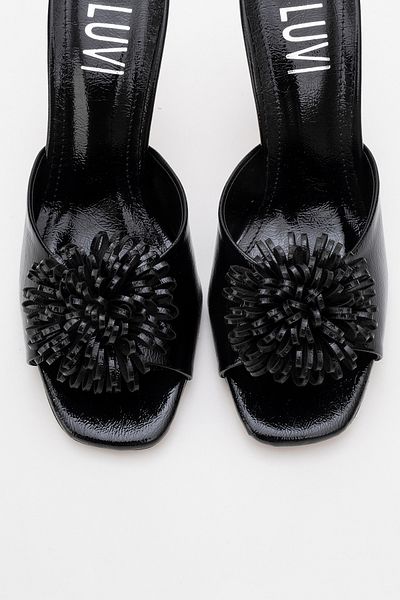 LuviShoes Papuci de damă cu toc subțire SHANA cu flori negre