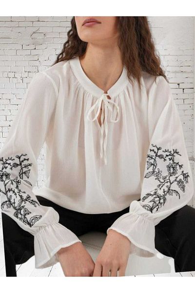 Freeista White Oversize Blouse - Embroidered Knitted 2503254