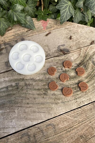 rufus concept Kremalı Bisküvi Küçük Yedili Mum Kalıbı (SİLİKON) (1 ADET)