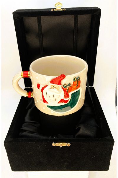 Celines Wonders Altınyridetailed Hand Carrying Santa Claus Mug, Olive Aro 300 ml