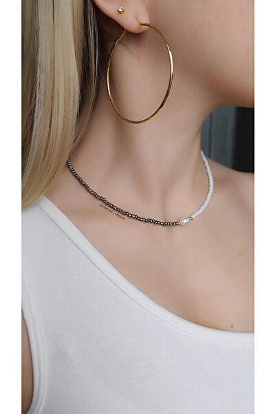 MYSTERY TAKI AKSESUAR قلادة من الخرز الرملي بلونين مع اللؤلؤ