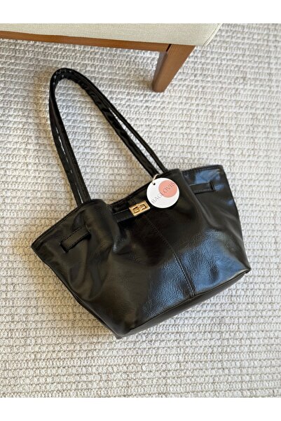 BAGLOVİS Shiny Black Women's Shoulder Bag with Front Lock Detail