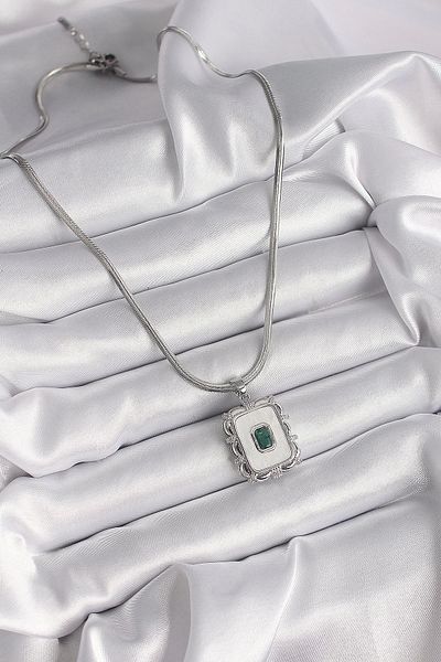 Clariss White Pearlescent 316L Steel Silver Emerald Stone Women's Necklace - Italian Chain Model