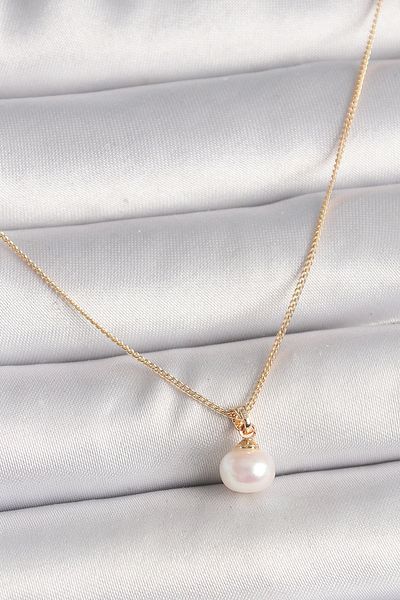 Clariss Brass Gold Color Pearl Model Women's Necklace