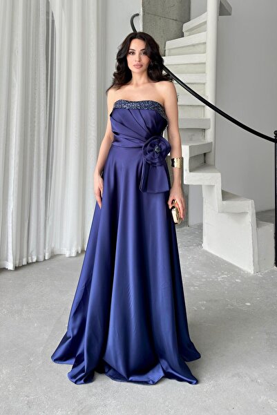 Serica Moda Βραδινό φόρεμα Navy Blue με πέτρινα αξεσουάρ και λεπτομέρεια λουλ...