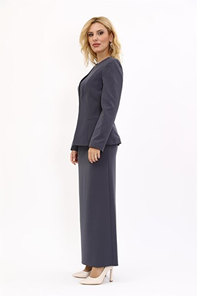 ÖNDER ÖZSOY Oval Yaka Uzun Ceket & Uzun Kalem Etek Takım-Füme