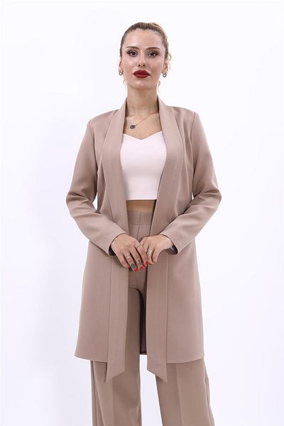 ÖNDER ÖZSOY Model japonez de haină de mărime mare