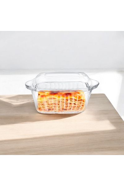 Madame Coco Sylvie Medium Glass Oven Dish with Lid - Transparent
