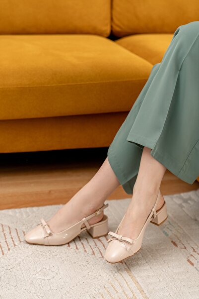 DİVOLYA Livay Beige Patent Leather Bow (4 cm) Round Toe Daily Use Heeled Shoes