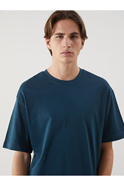 LC Waikiki Nevavm Oval Collar Combed Cotton Men's T-Shirt with a Difference