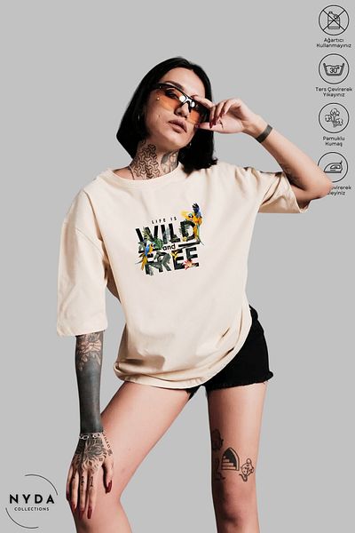 Nyda Collections Unisex Crew Neck Wild and Free εμπριμέ βαμβακερό μπλουζάκι με κοντό μανίκι