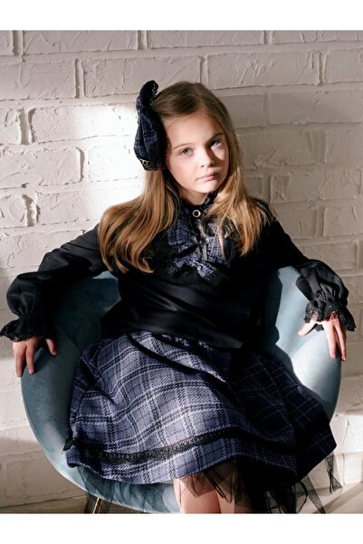 Hilal Akıncı Kids Дівчача детальна чорна блузка з картатим візерунком, спідниця та шпилька, комплект із 3 предметів