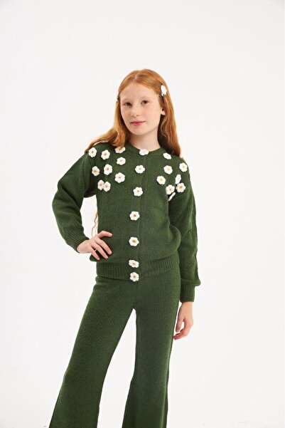 Hilal Akıncı Kids Kız Çocuk Çıtçıtlı Papatya İşlemeli Triko Hırka Renkli Triko Pantolon Saç Tokası 3'lü Takım