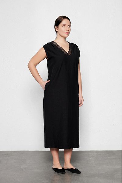 LUOKK Plus Size Lace Midi Dress - Black